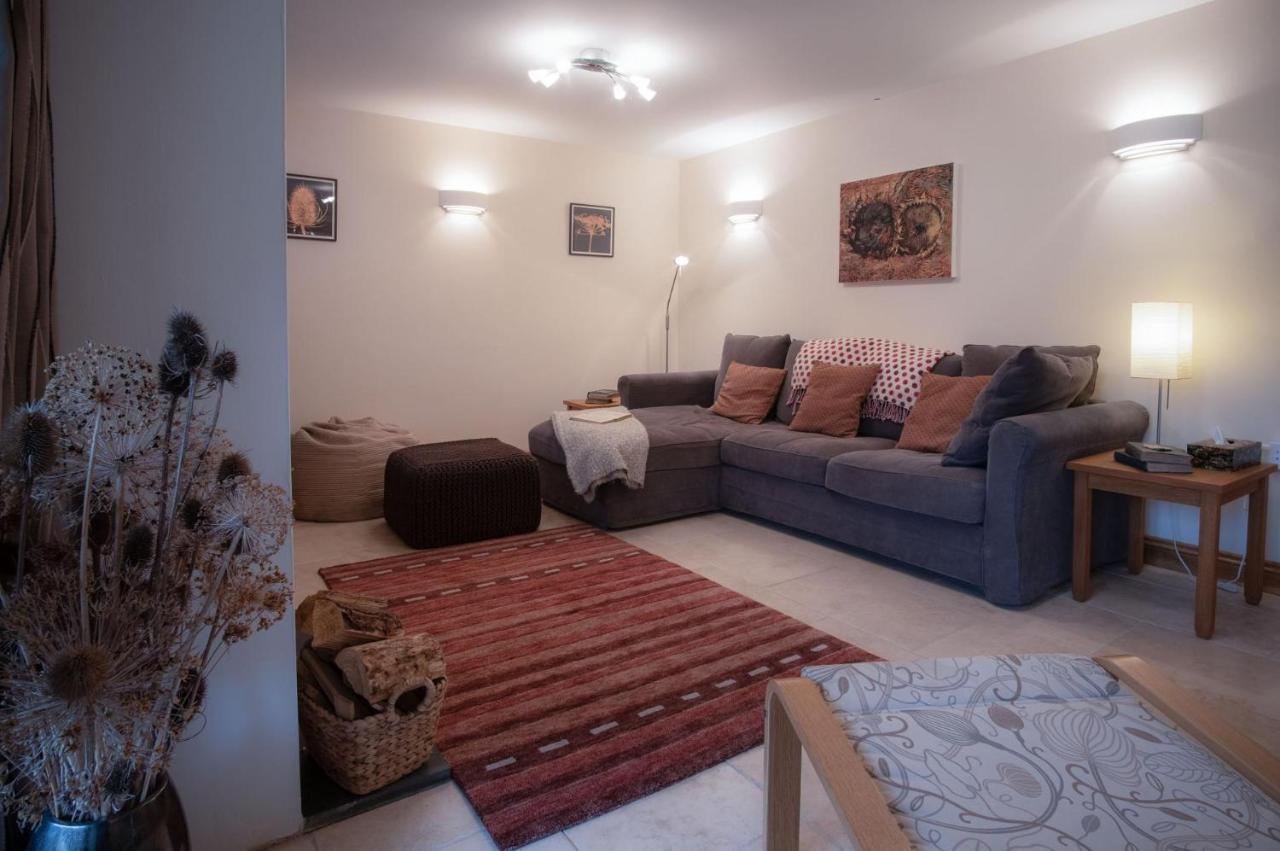 Llais Afon - 3 Bedroom Holiday Home - Фишгард Екстериор снимка