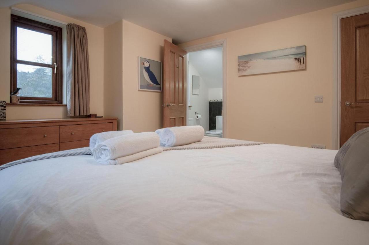 Llais Afon - 3 Bedroom Holiday Home - Фишгард Екстериор снимка