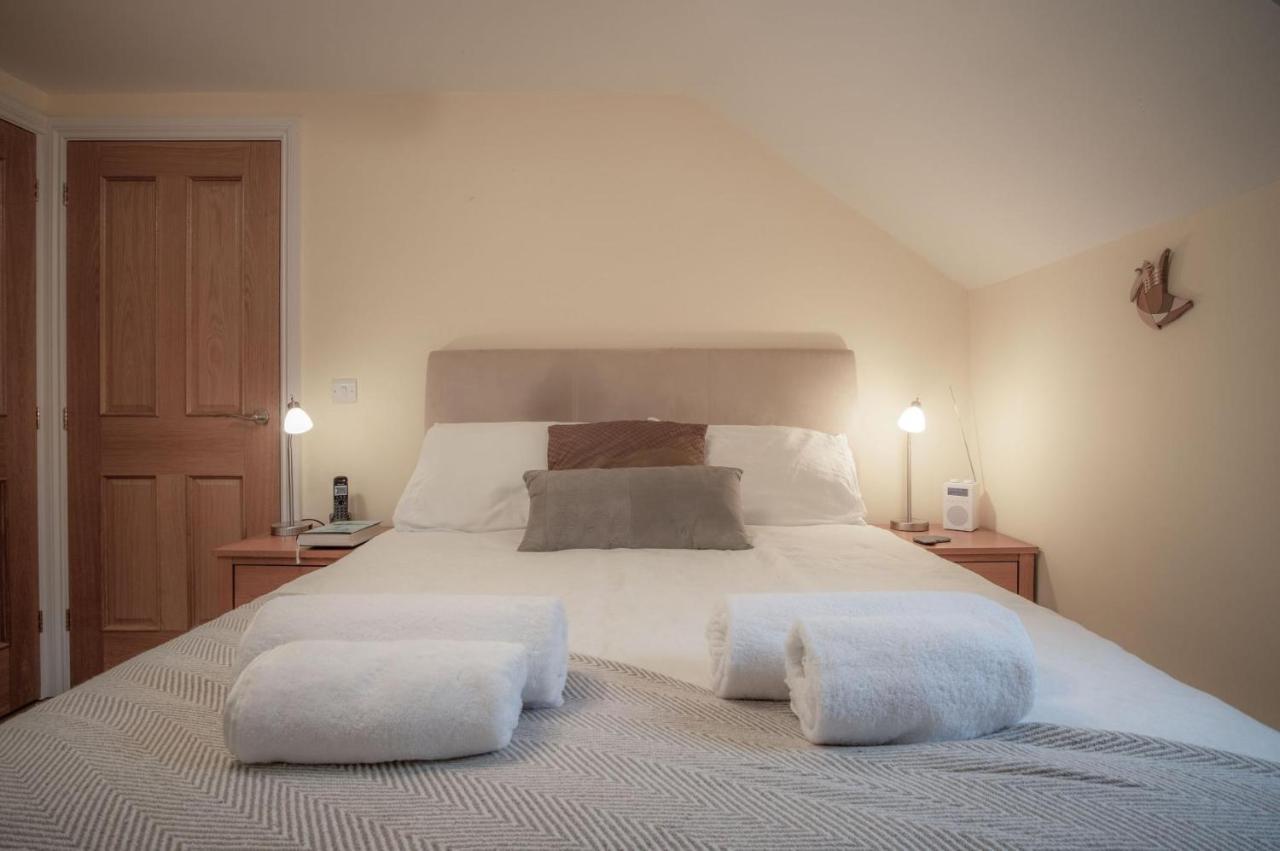 Llais Afon - 3 Bedroom Holiday Home - Фишгард Екстериор снимка