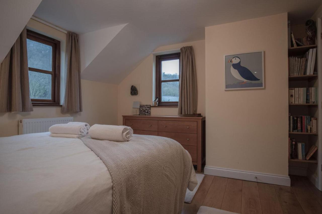 Llais Afon - 3 Bedroom Holiday Home - Фишгард Екстериор снимка